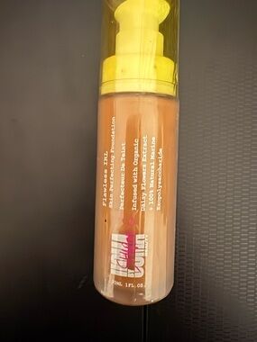 Flawless Air Skin Perfector Pump Foundation - Warm Beige